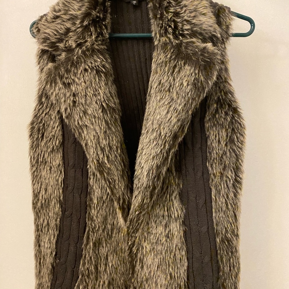 *SALE* XOXO Faux Fur/ Sweater Vest (Junior Large)